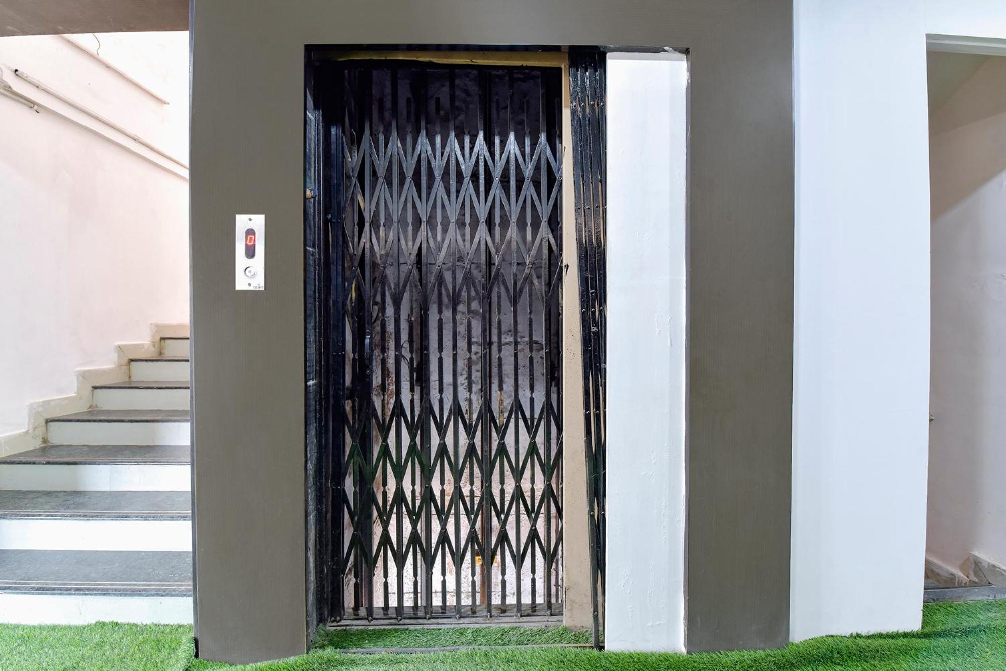 Fabhotel Star Ahmedabad Buitenkant foto