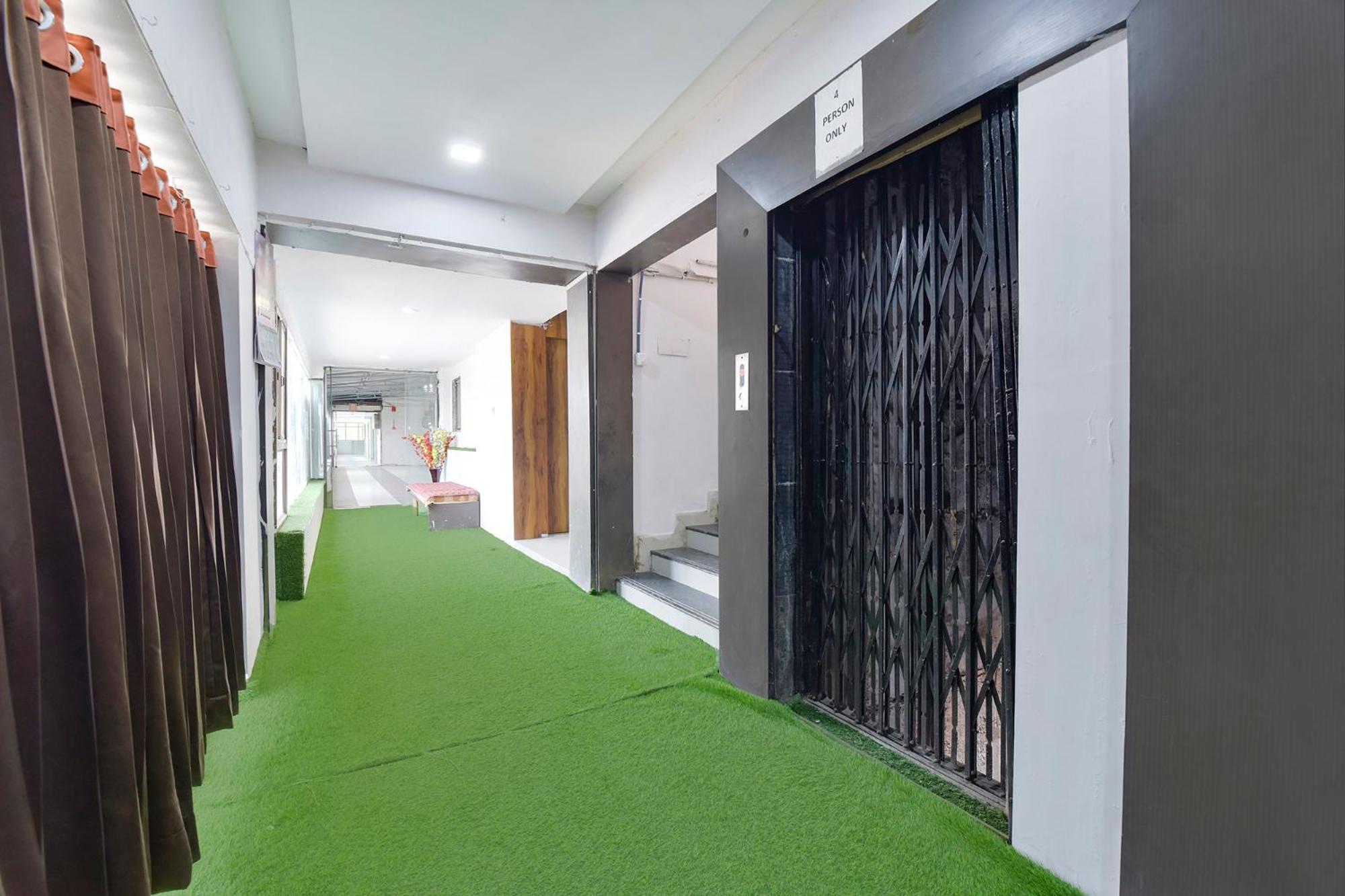 Fabhotel Star Ahmedabad Buitenkant foto