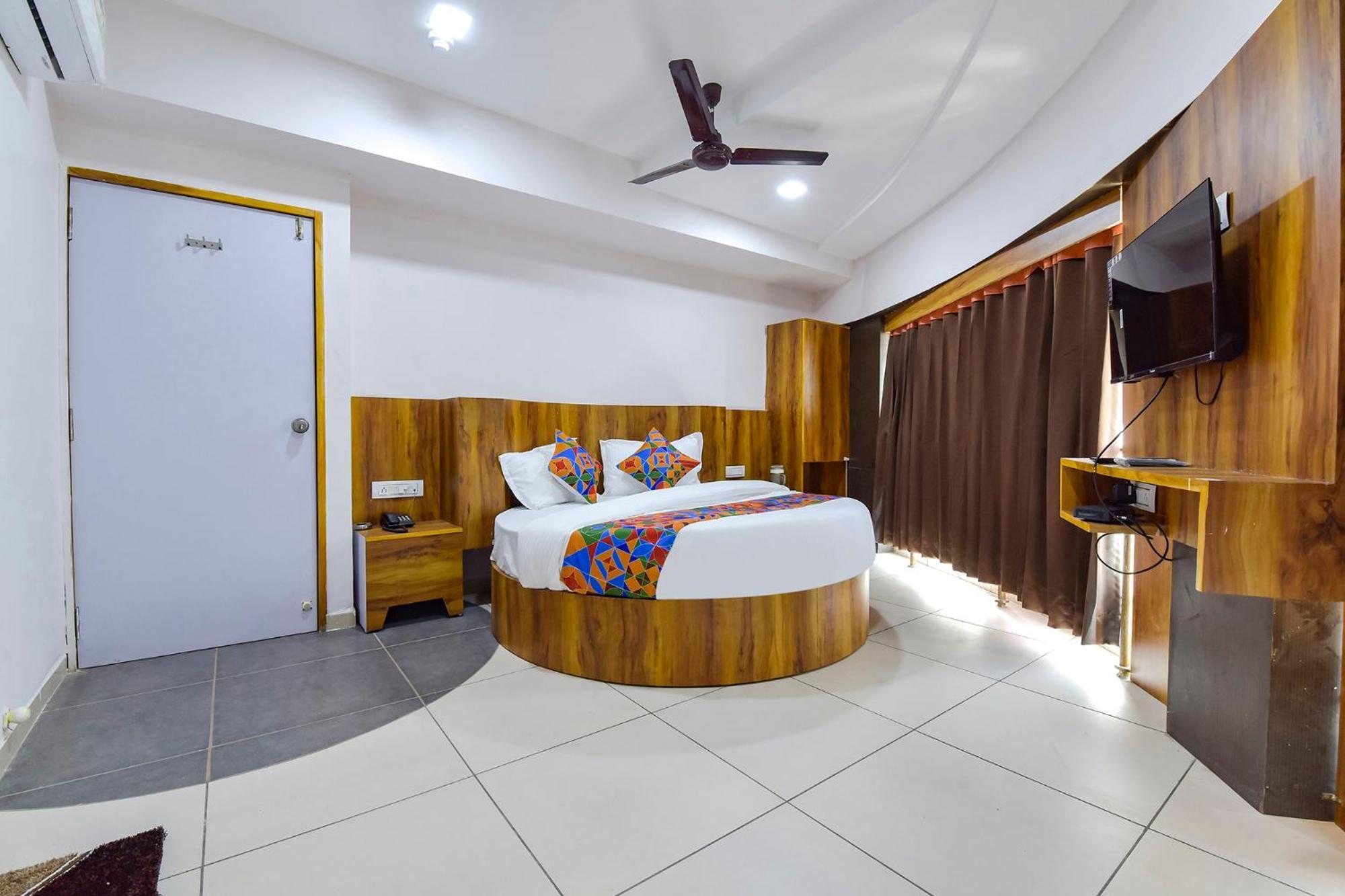 Fabhotel Star Ahmedabad Buitenkant foto